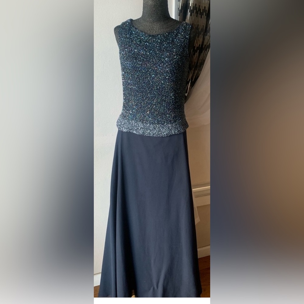Chadwick’s Navy Sequence Gown sz 6P